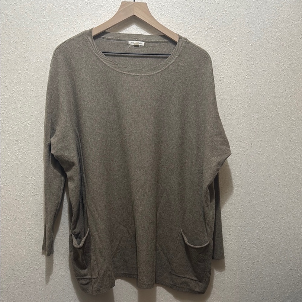 Tea n rose Oversized Sweater with Pockets, Size M/L